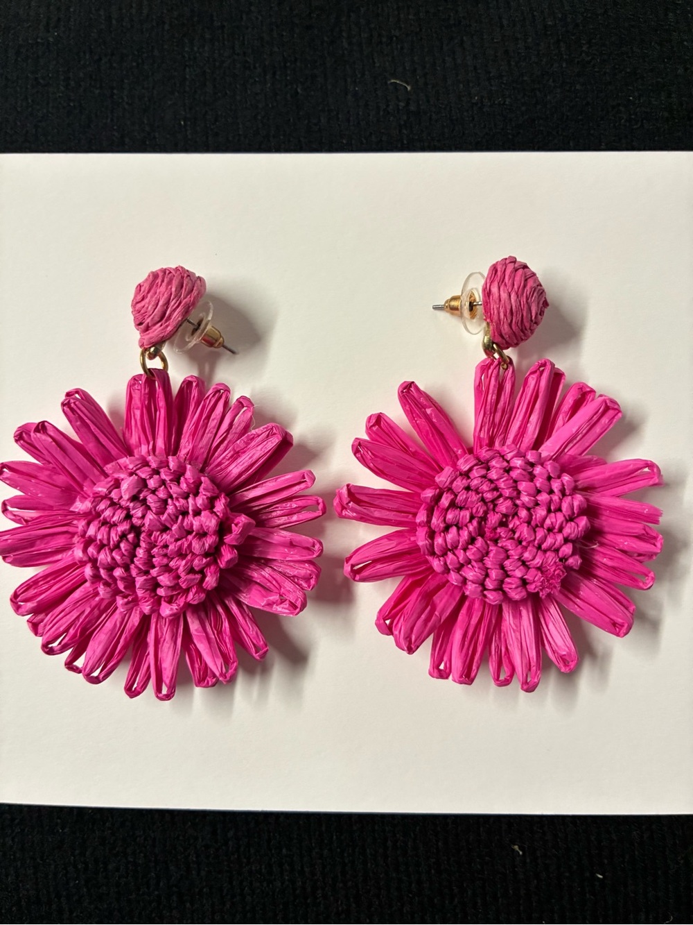Never worn Raffia  fushia pink Flower Earrings -